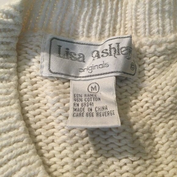 Lisa Ashley White Floral Ladies Bedazzled sweater Vintage size: M - Picture 6 of 6